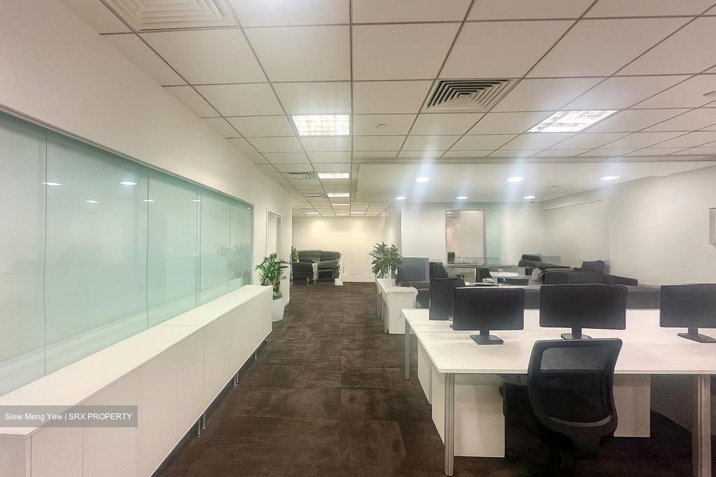 Sbf Center (D1), Office #496029041